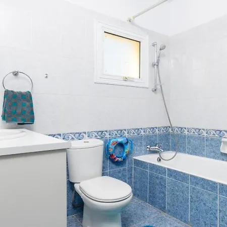 Ayia Thekla Beach House *