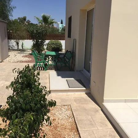别墅 Ayia Thekla Beach House 圣纳帕